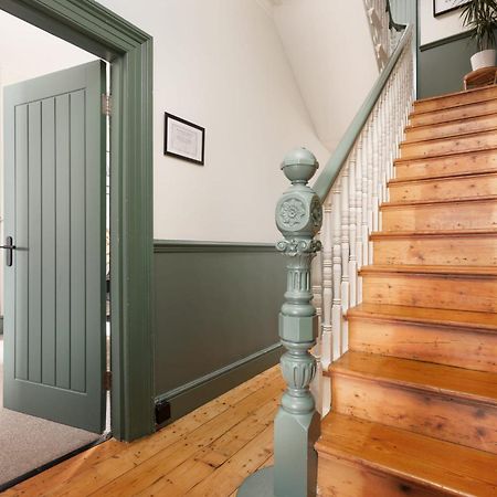 New Luxury For 2024 - Central Plymouth House - Sleeps 10 - Access To Plymouth Town - Close To The Barbican - Pets Welcome - Parking Available - By Luxe Living By Sophia Esterno foto