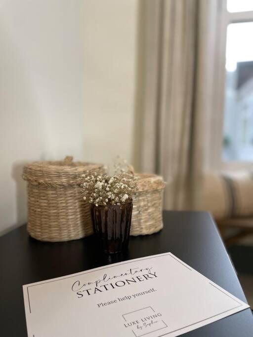 New Luxury For 2024 - Central Plymouth House - Sleeps 10 - Access To Plymouth Town - Close To The Barbican - Pets Welcome - Parking Available - By Luxe Living By Sophia Esterno foto