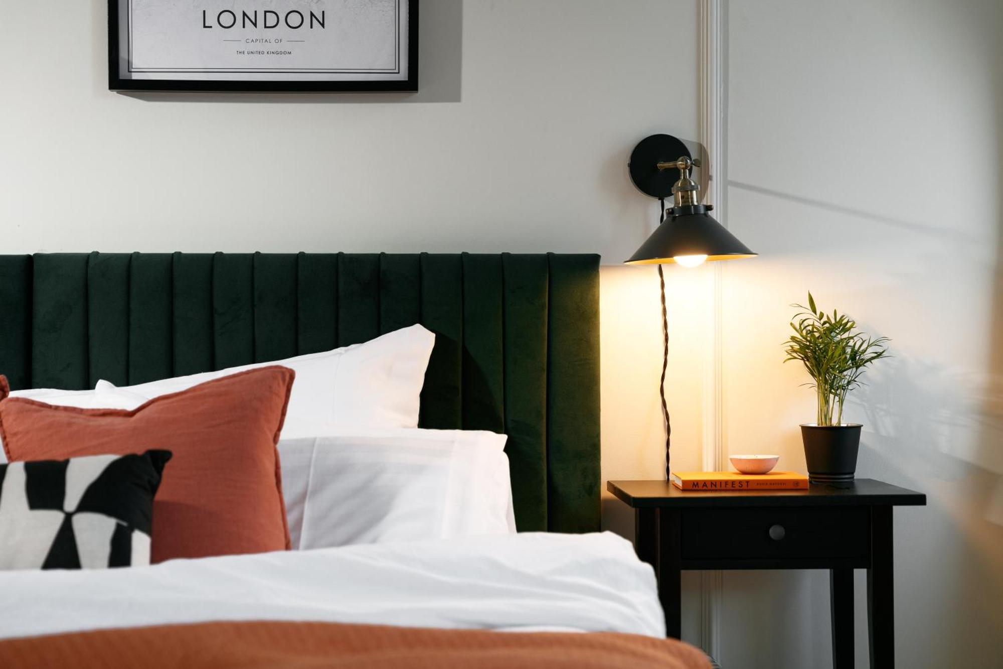 New Luxury For 2024 - Central Plymouth House - Sleeps 10 - Access To Plymouth Town - Close To The Barbican - Pets Welcome - Parking Available - By Luxe Living By Sophia Esterno foto