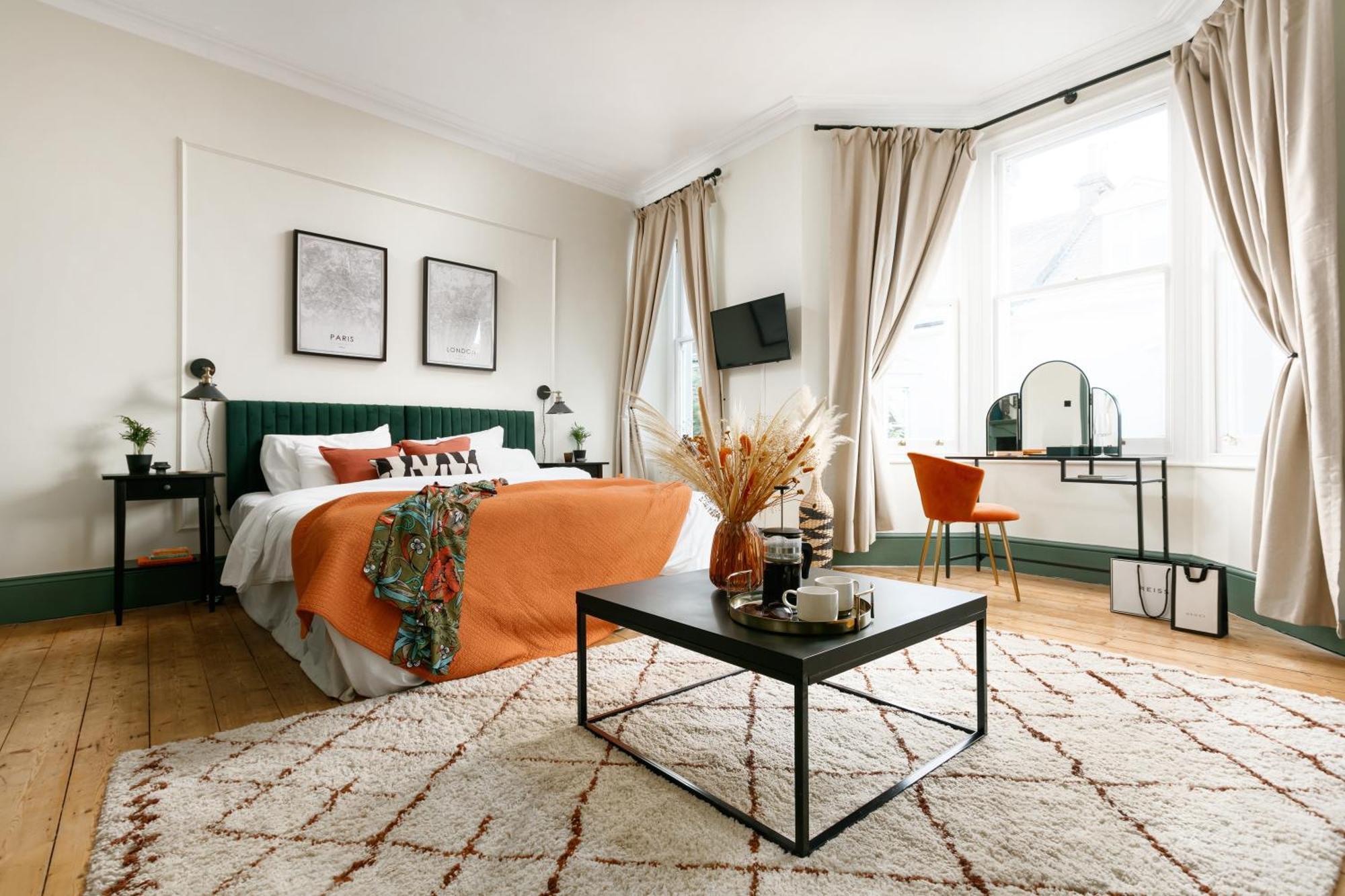 New Luxury For 2024 - Central Plymouth House - Sleeps 10 - Access To Plymouth Town - Close To The Barbican - Pets Welcome - Parking Available - By Luxe Living By Sophia Esterno foto