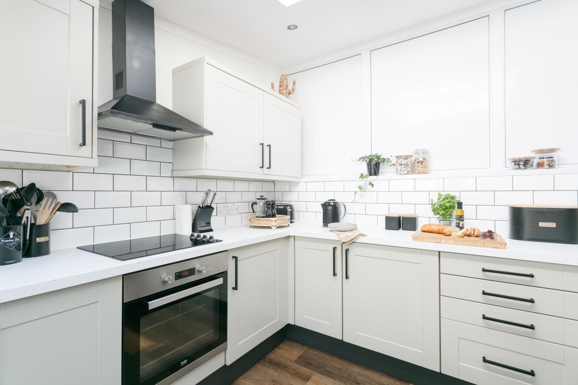 New Luxury For 2024 - Central Plymouth House - Sleeps 10 - Access To Plymouth Town - Close To The Barbican - Pets Welcome - Parking Available - By Luxe Living By Sophia Esterno foto