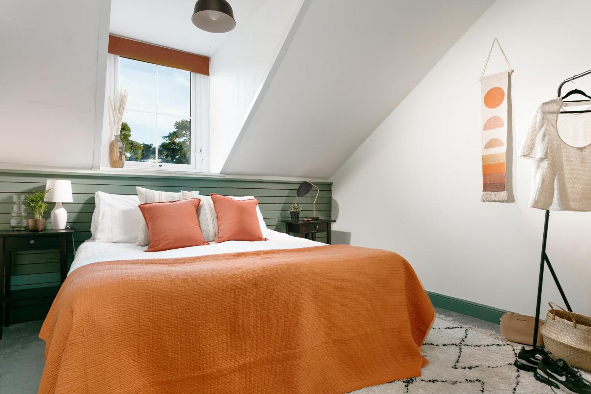 New Luxury For 2024 - Central Plymouth House - Sleeps 10 - Access To Plymouth Town - Close To The Barbican - Pets Welcome - Parking Available - By Luxe Living By Sophia Esterno foto