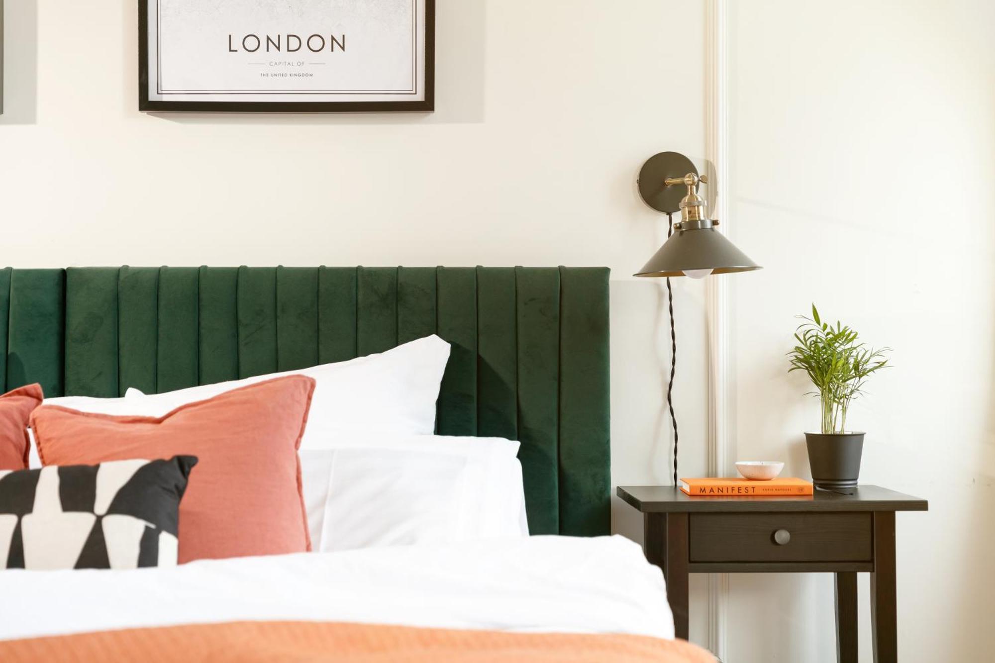 New Luxury For 2024 - Central Plymouth House - Sleeps 10 - Access To Plymouth Town - Close To The Barbican - Pets Welcome - Parking Available - By Luxe Living By Sophia Esterno foto